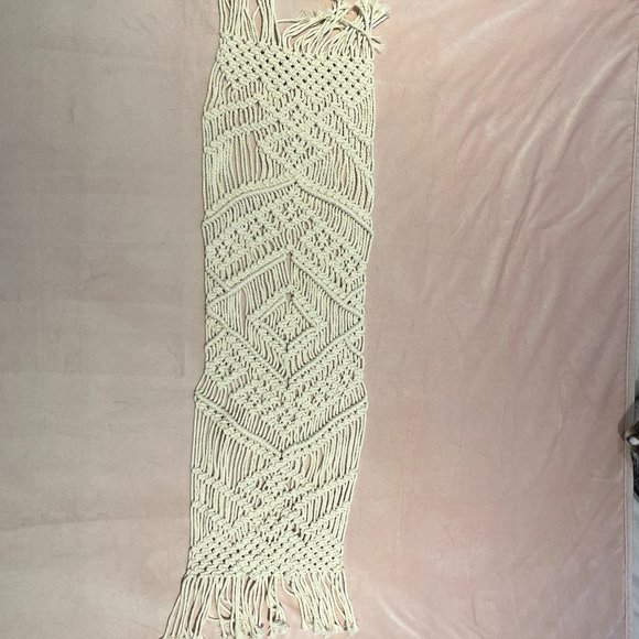 Macrame table runner - Picture 1 of 1